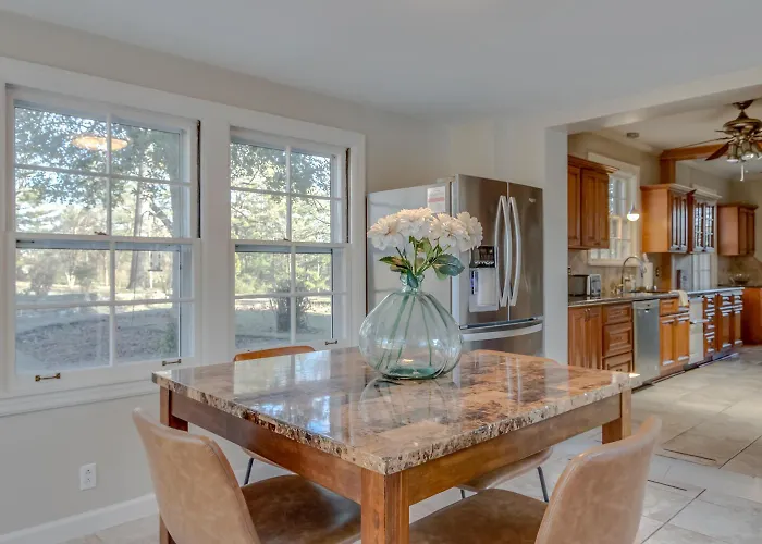 Charmed Manor-5 Mi To Dt, Opry & Airport, Beautiful Antique Estate, Sleeps 12